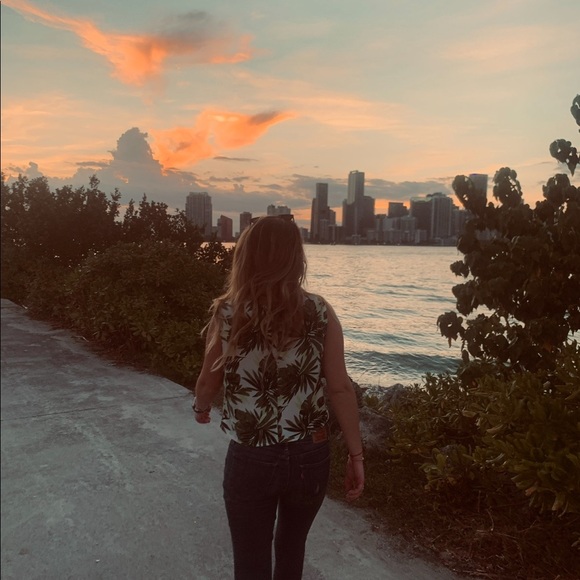 Forever 21 leaf top - Picture 4 of 4